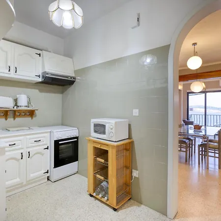 Spb26 - Seafront House In Bugibba * St Paul's Bay