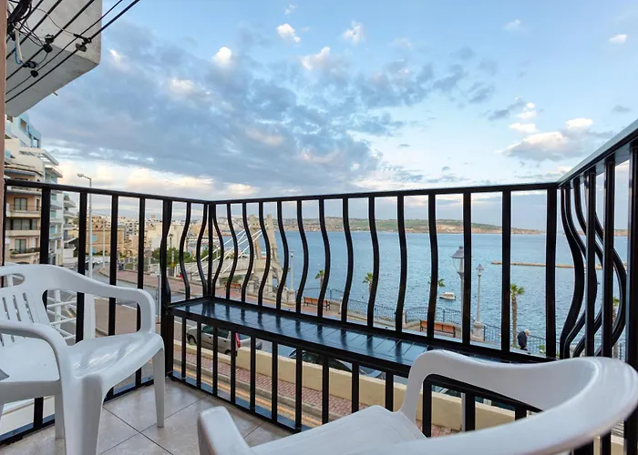 Spb26 - Seafront House In Bugibba Apartmán