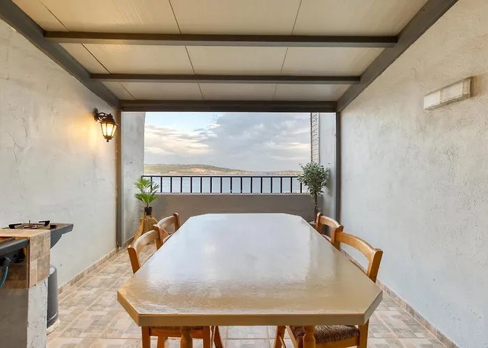 Spb26 - Seafront House In Bugibba Apartmán *